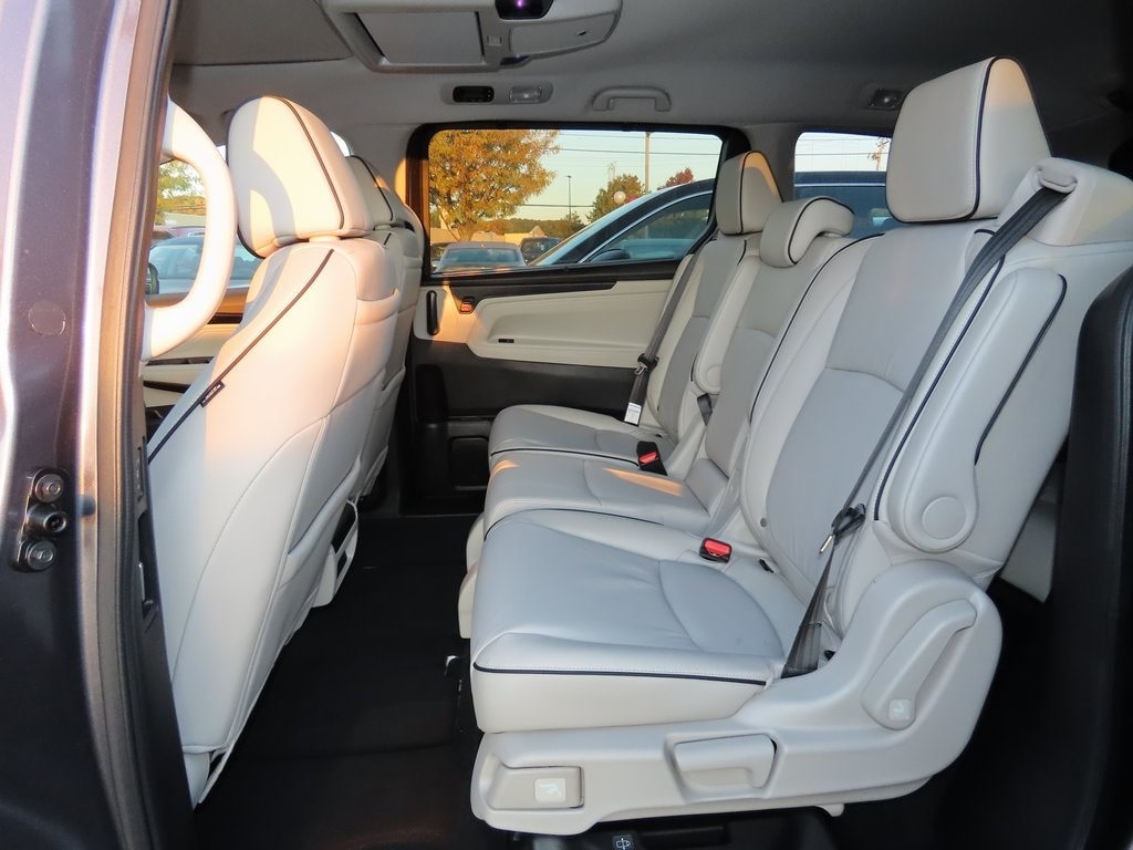 2025 Honda Odyssey Touring 13