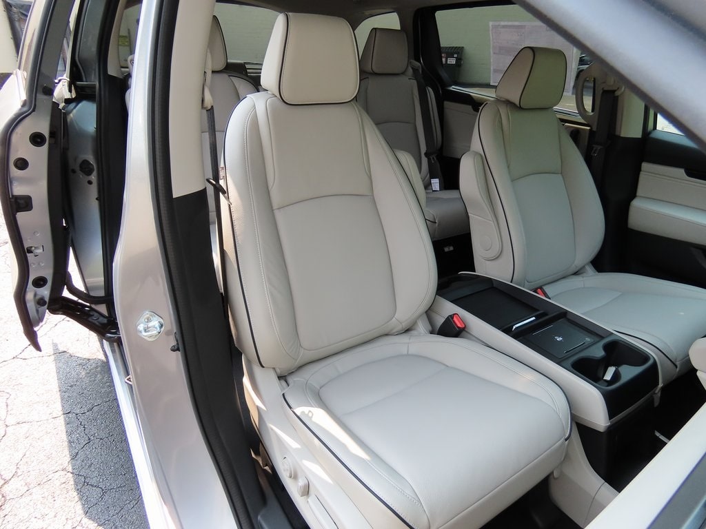 2025 Honda Odyssey Touring 22