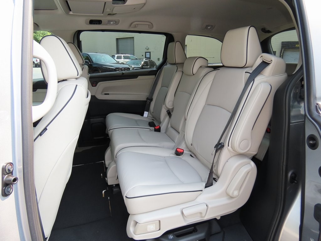 2025 Honda Odyssey Touring 13