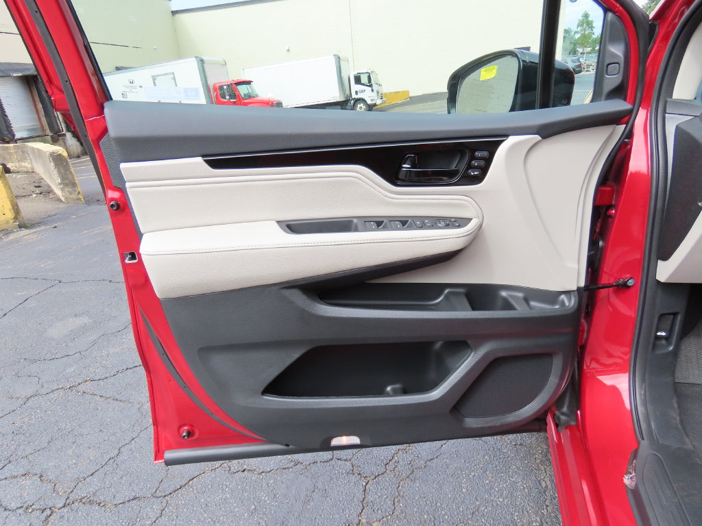 Thumbnail: 2027 Honda Odyssey - 23
