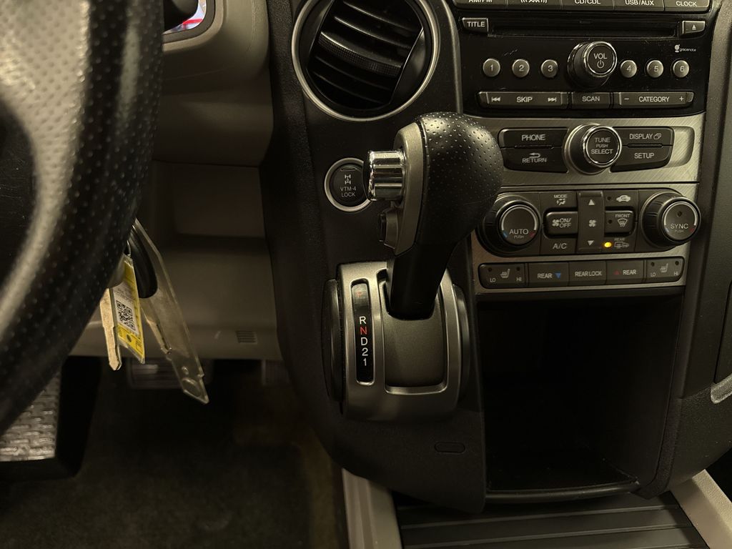 Thumbnail: 2015 Honda Pilot - 9