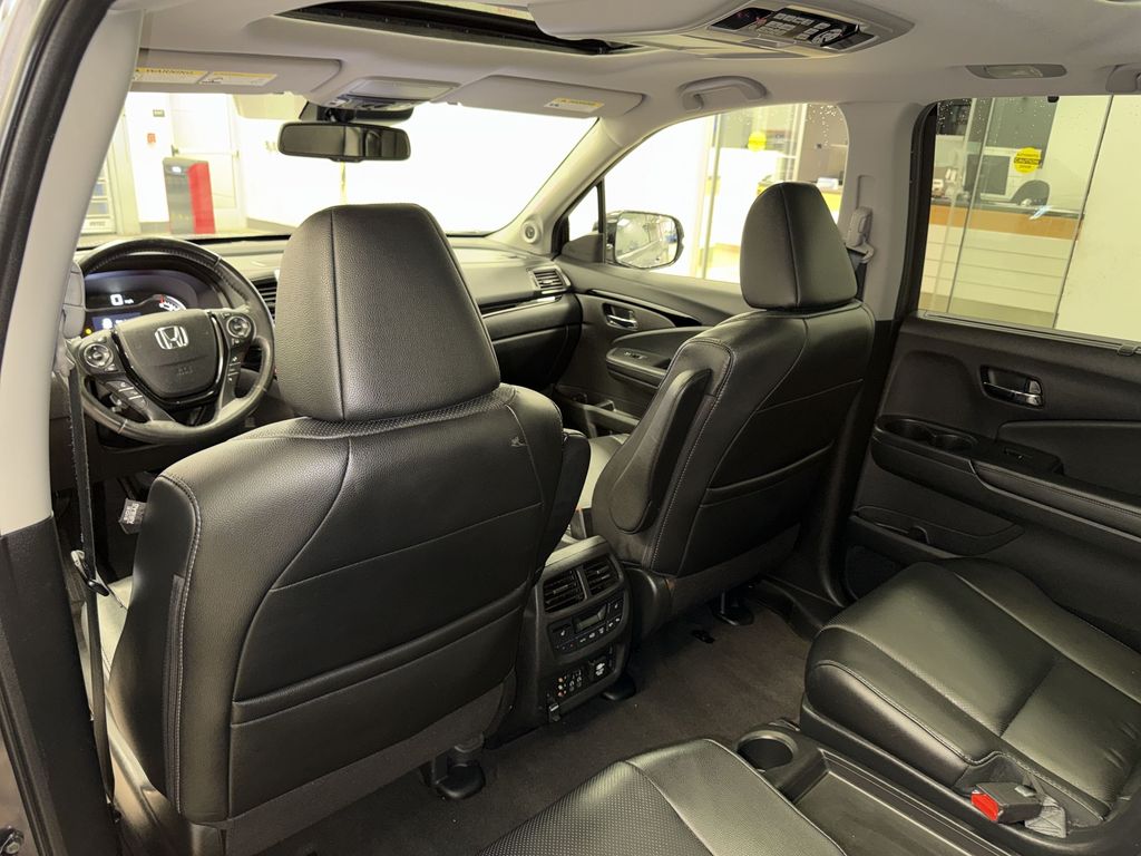 Thumbnail: 2018 Honda Pilot - 33