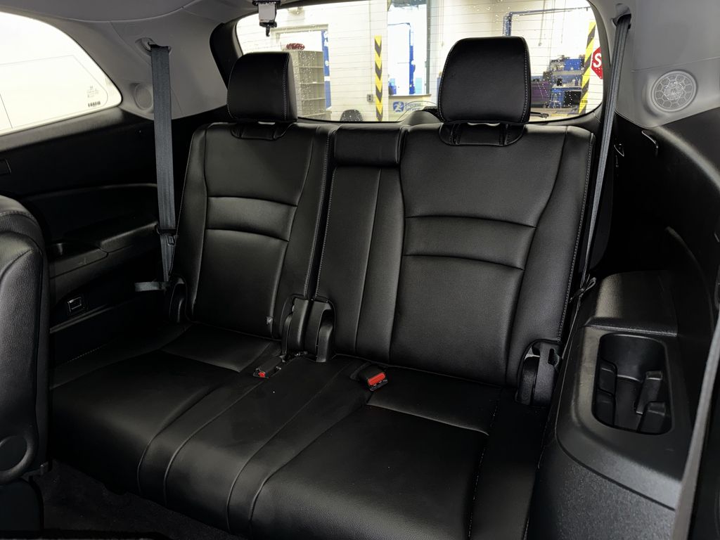 Thumbnail: 2018 Honda Pilot - 24