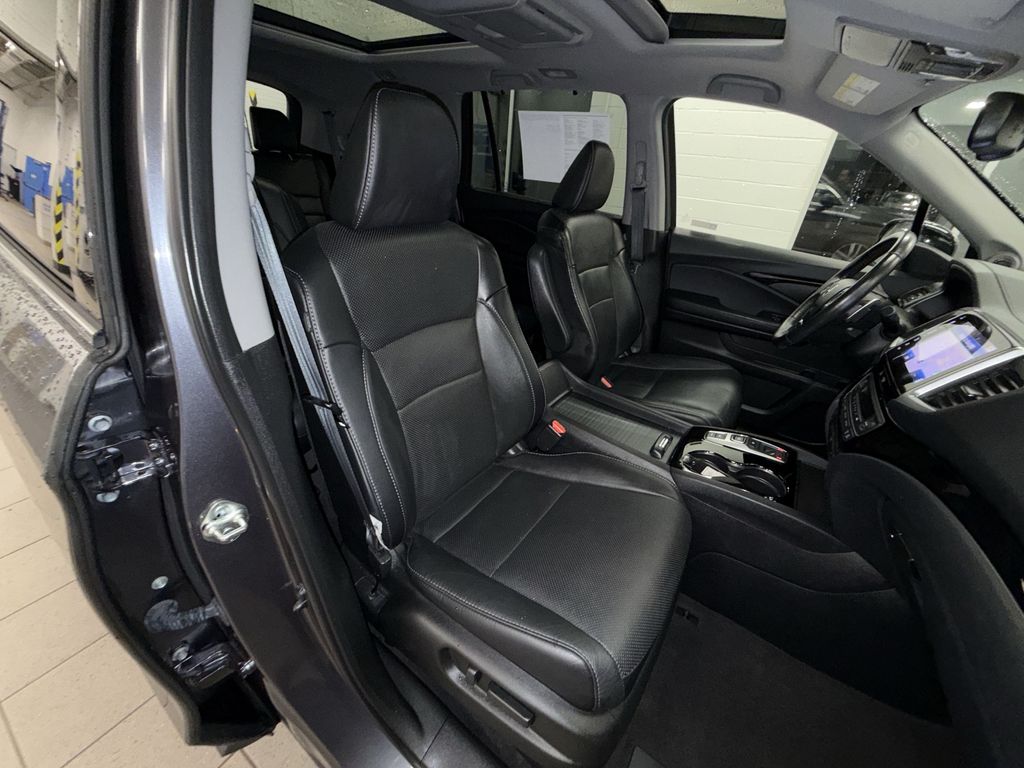 Thumbnail: 2018 Honda Pilot - 10