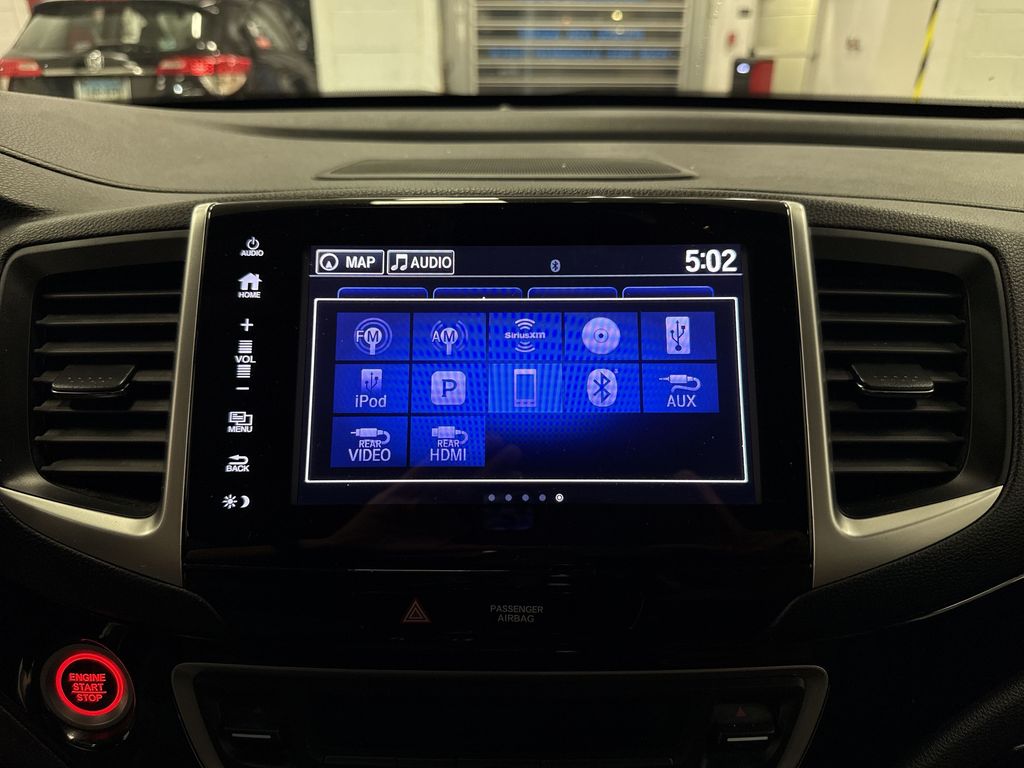 Thumbnail: 2018 Honda Pilot - 25