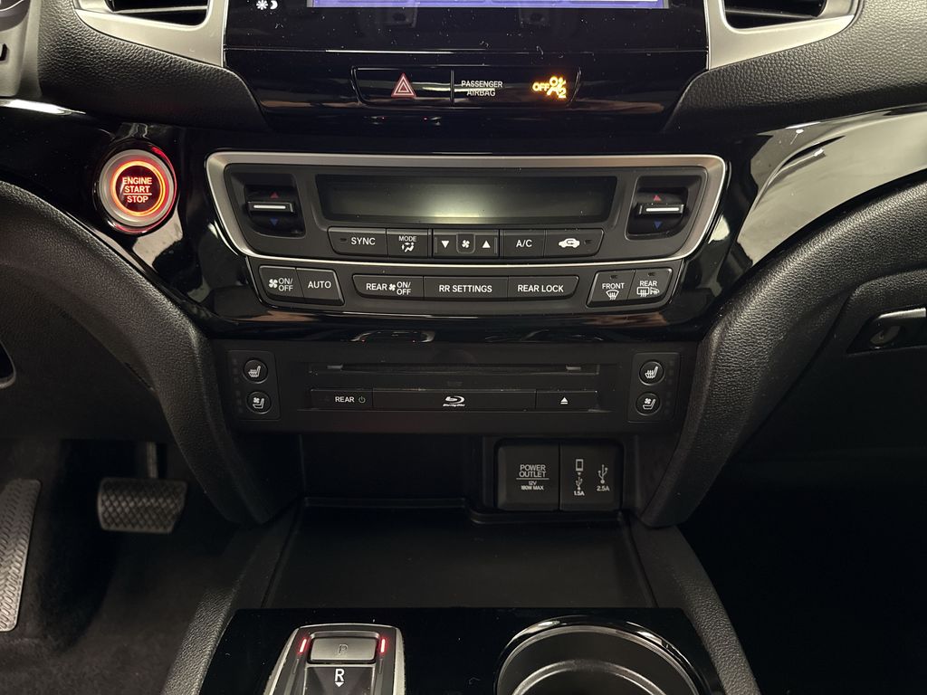 Thumbnail: 2018 Honda Pilot - 26