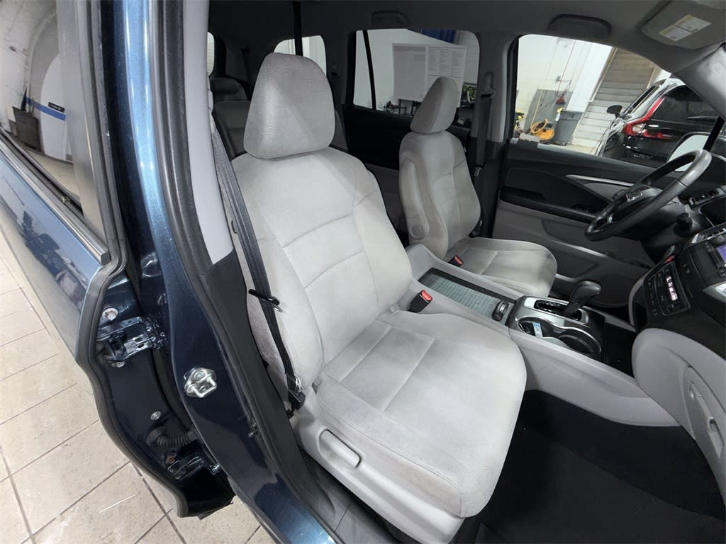 Thumbnail: 2019 Honda Pilot - 11