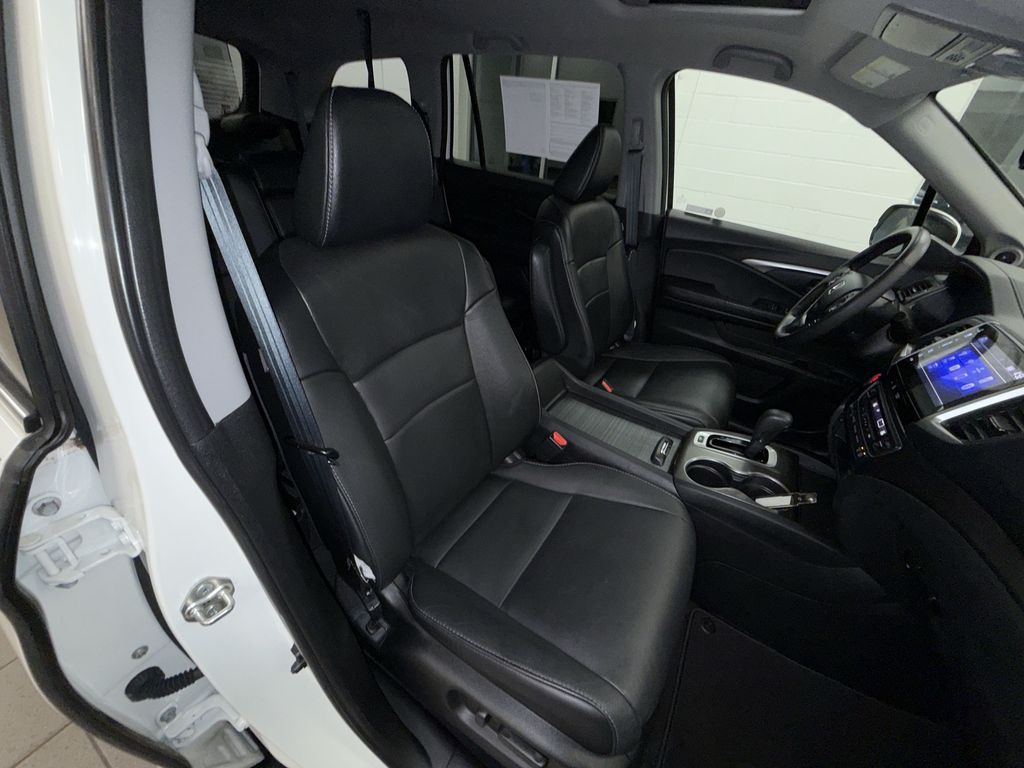 Thumbnail: 2018 Honda Pilot - 11