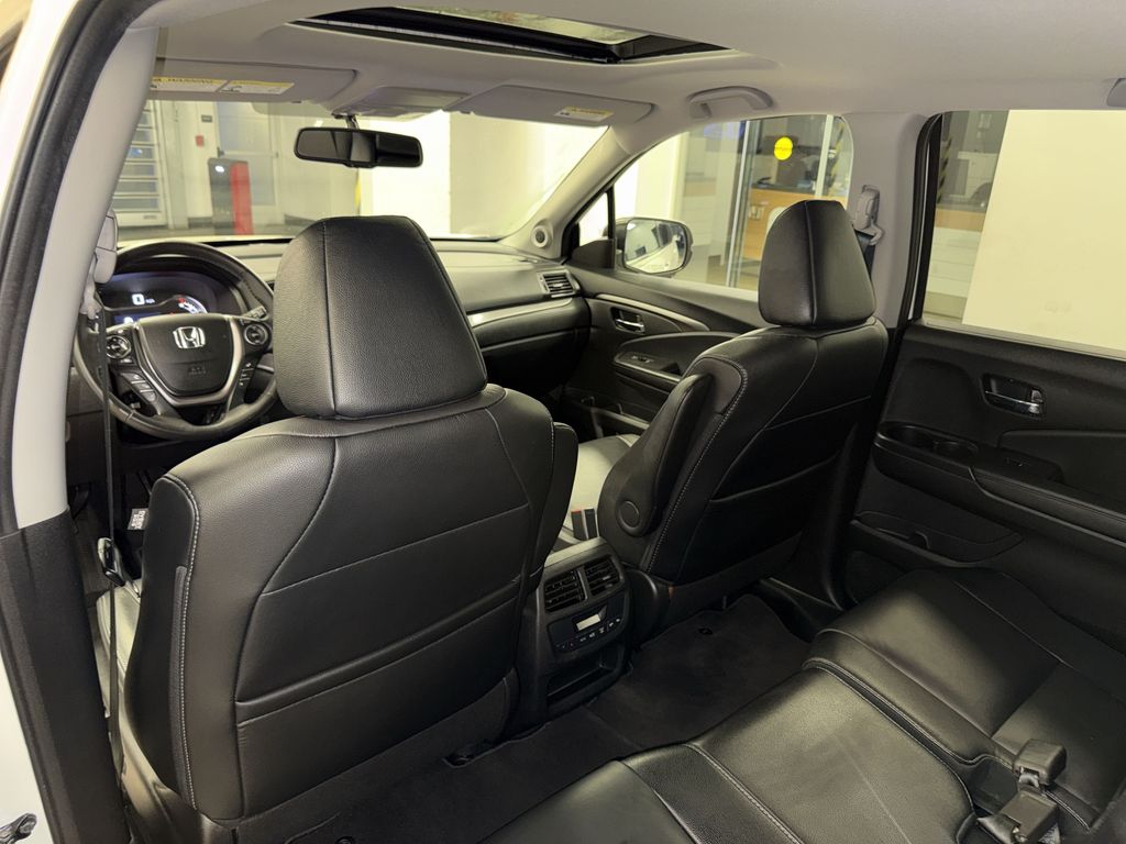 Thumbnail: 2018 Honda Pilot - 32