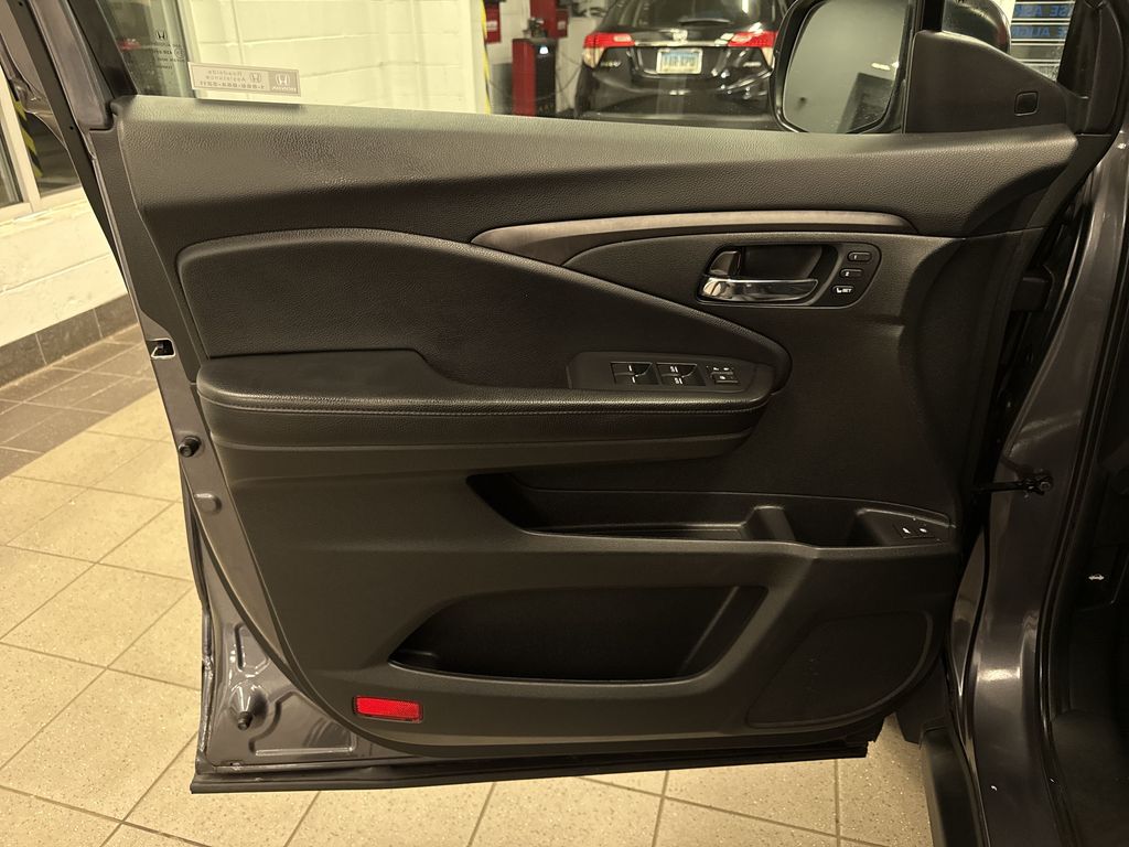 Thumbnail: 2020 Honda Pilot - 34