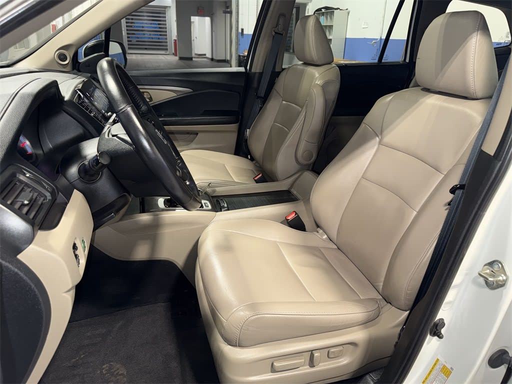 Thumbnail: 2020 Honda Pilot - 9