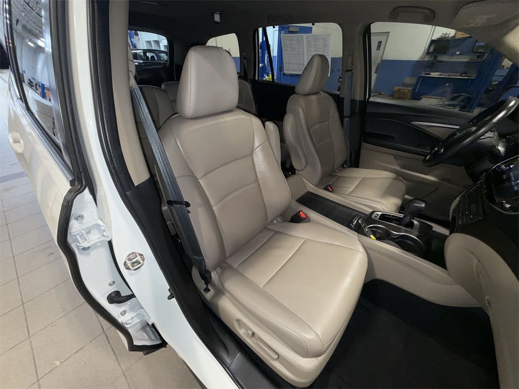 Thumbnail: 2020 Honda Pilot - 10