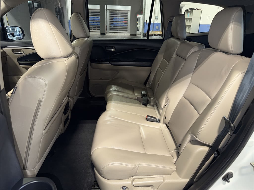 Thumbnail: 2020 Honda Pilot - 11