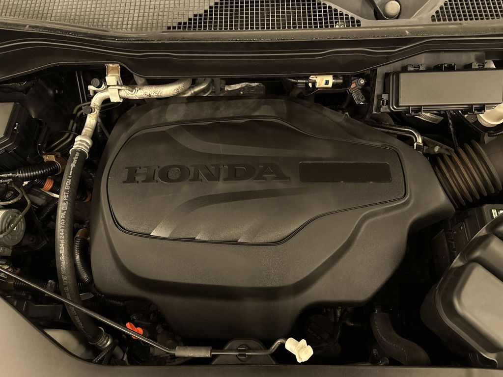 Thumbnail: 2017 Honda Pilot - 8