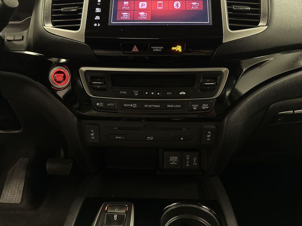 Thumbnail: 2017 Honda Pilot - 24