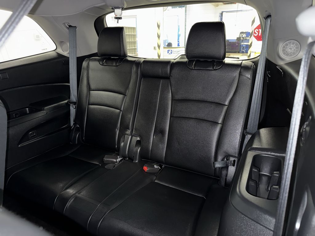 Thumbnail: 2017 Honda Pilot - 22