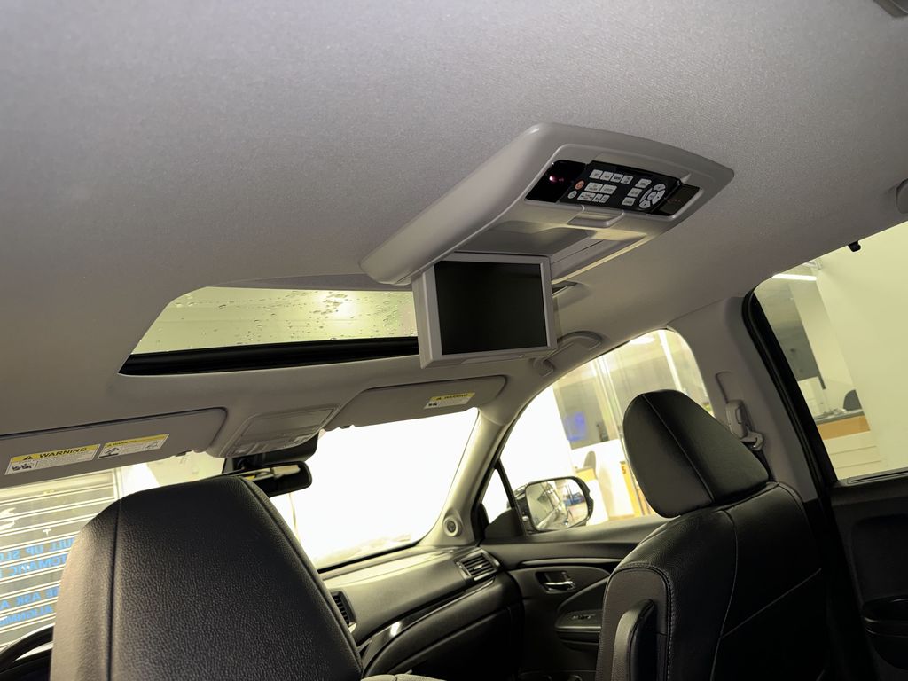 Thumbnail: 2017 Honda Pilot - 27