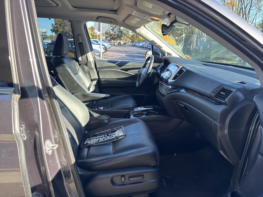 Thumbnail: 2016 Honda Pilot - 10