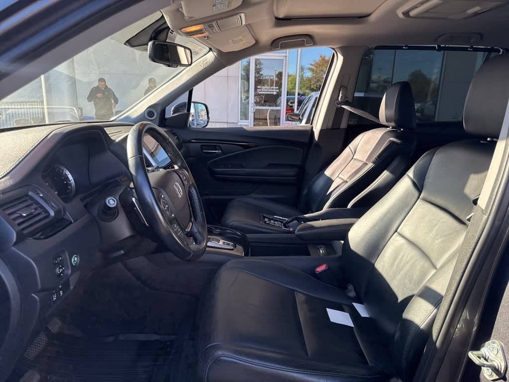 Thumbnail: 2016 Honda Pilot - 9