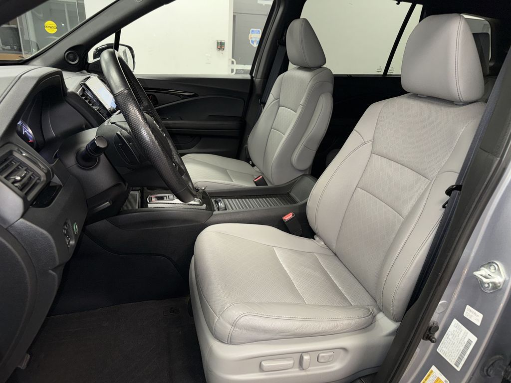 Thumbnail: 2022 Honda Passport - 10