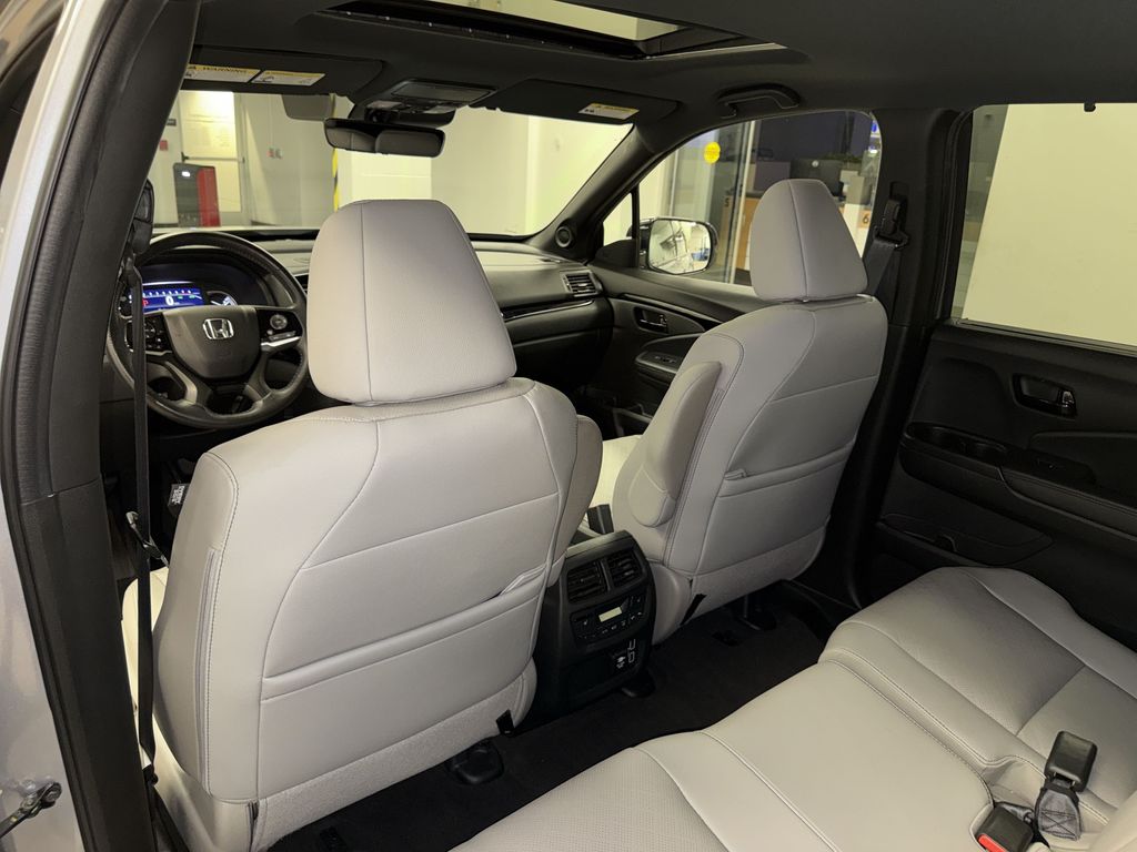 Thumbnail: 2022 Honda Passport - 32