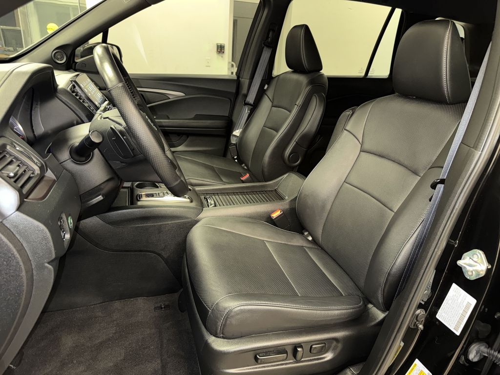 Thumbnail: 2023 Honda Passport - 9