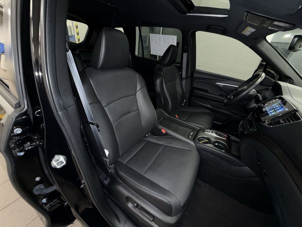 Thumbnail: 2023 Honda Passport - 10