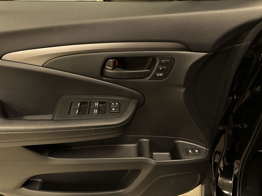 Thumbnail: 2023 Honda Passport - 26