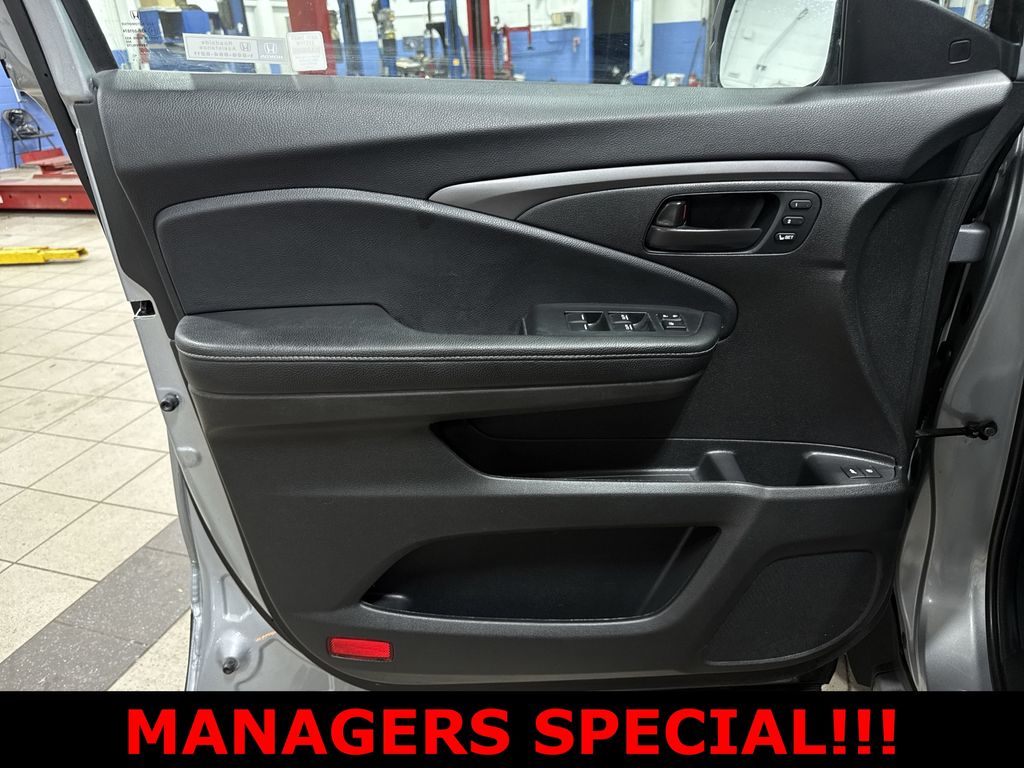 Thumbnail: 2023 Honda Passport - 31