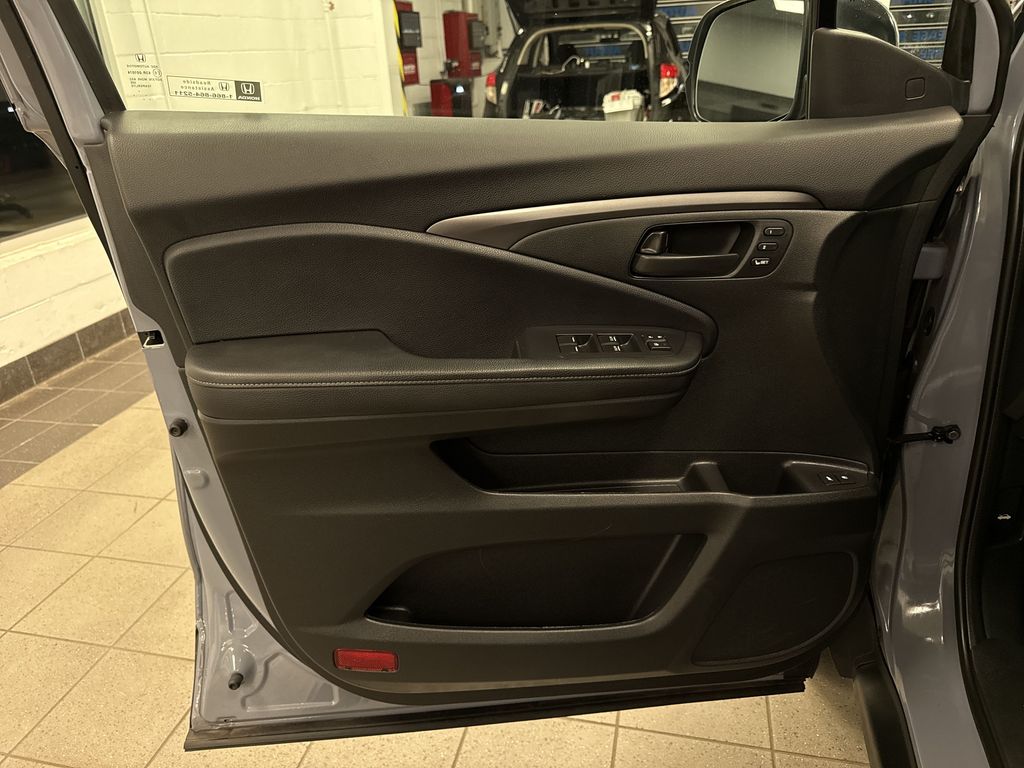 Thumbnail: 2025 Honda Passport - 32