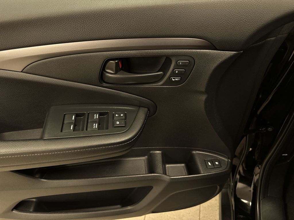 Thumbnail: 2023 Honda Passport - 26