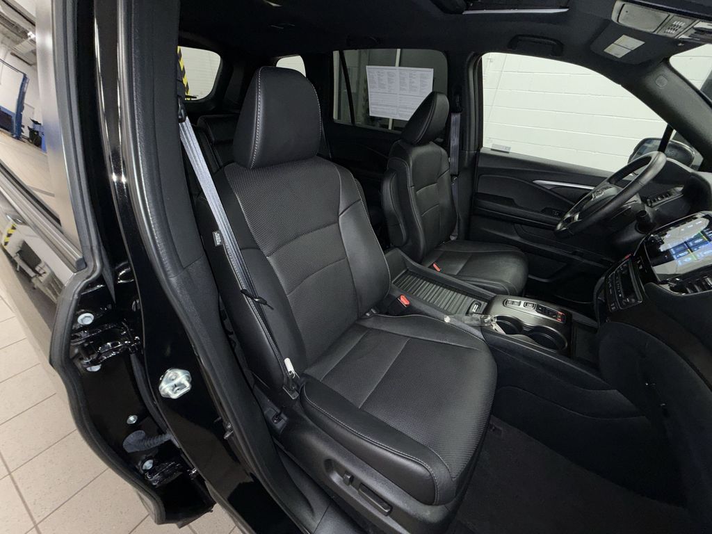 Thumbnail: 2023 Honda Passport - 10