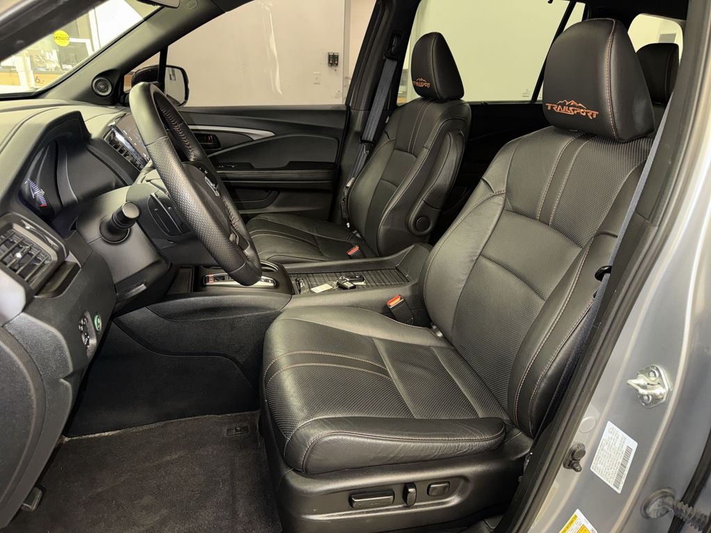 Thumbnail: 2023 Honda Passport - 10