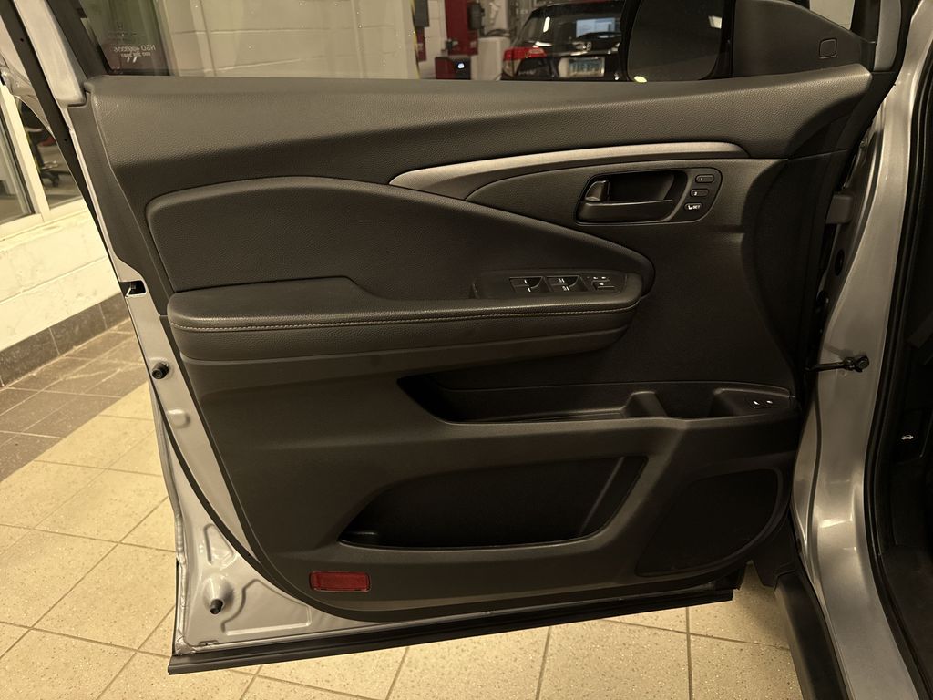 Thumbnail: 2023 Honda Passport - 33
