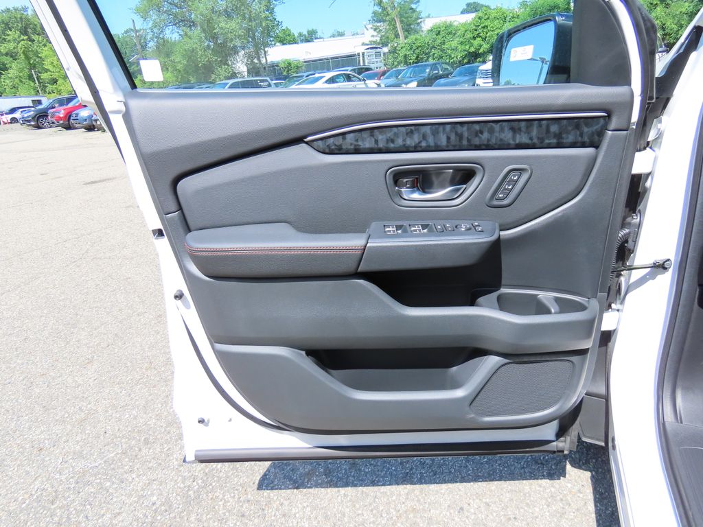 Thumbnail: 2026 Honda Passport - 20
