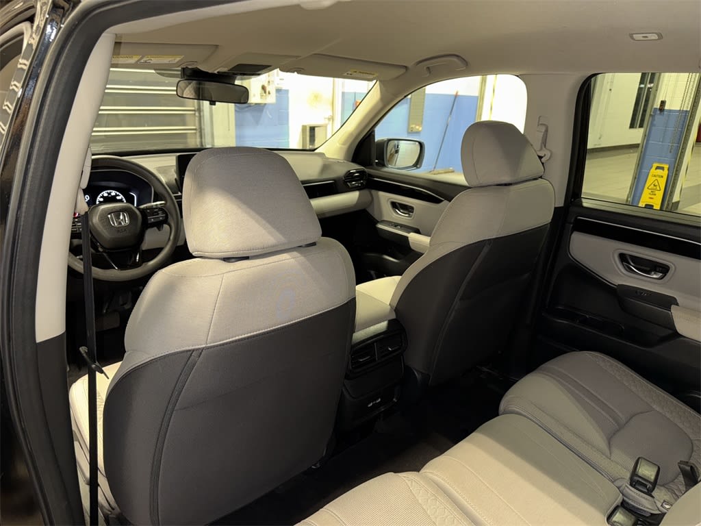 Thumbnail: 2023 Honda Pilot - 30