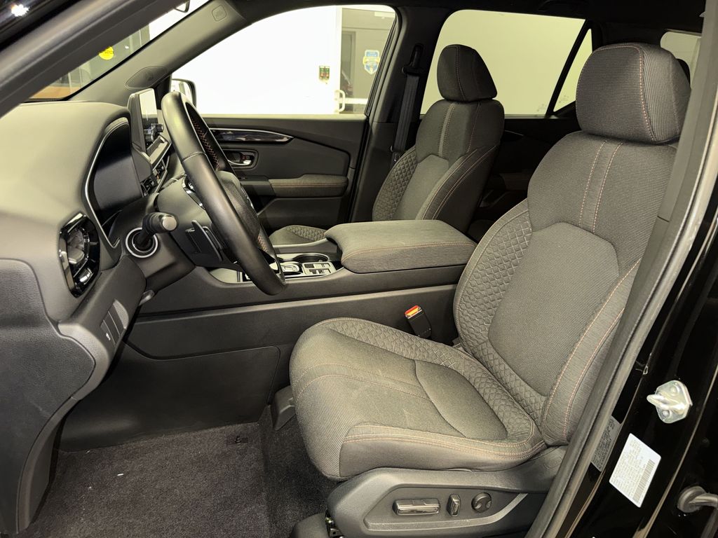 Thumbnail: 2023 Honda Pilot - 9