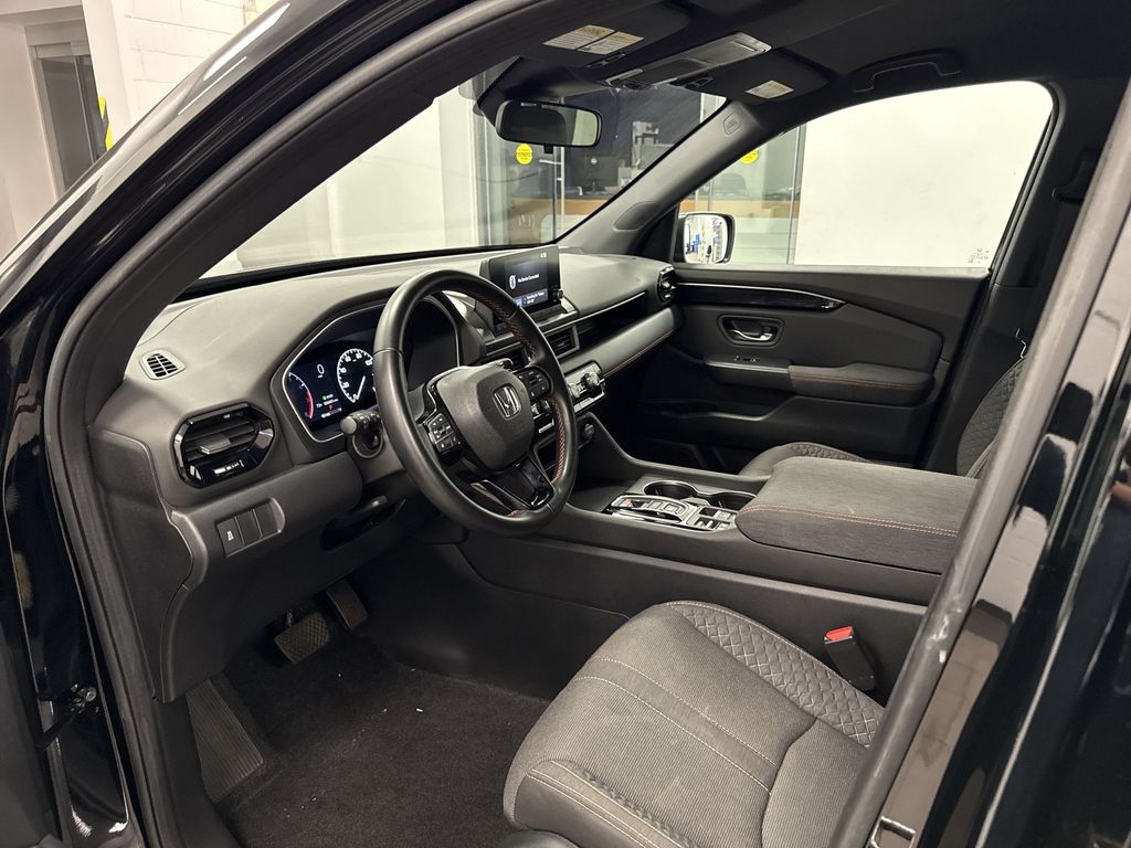 Thumbnail: 2023 Honda Pilot - 32