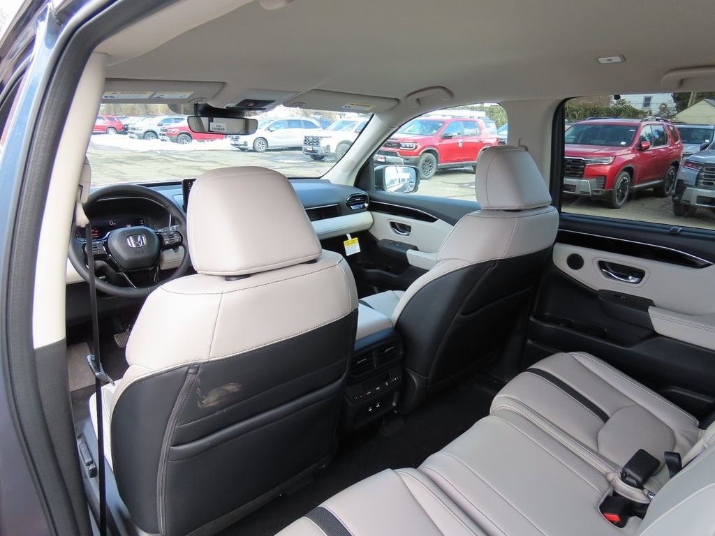 Thumbnail: 2026 Honda Pilot - 20