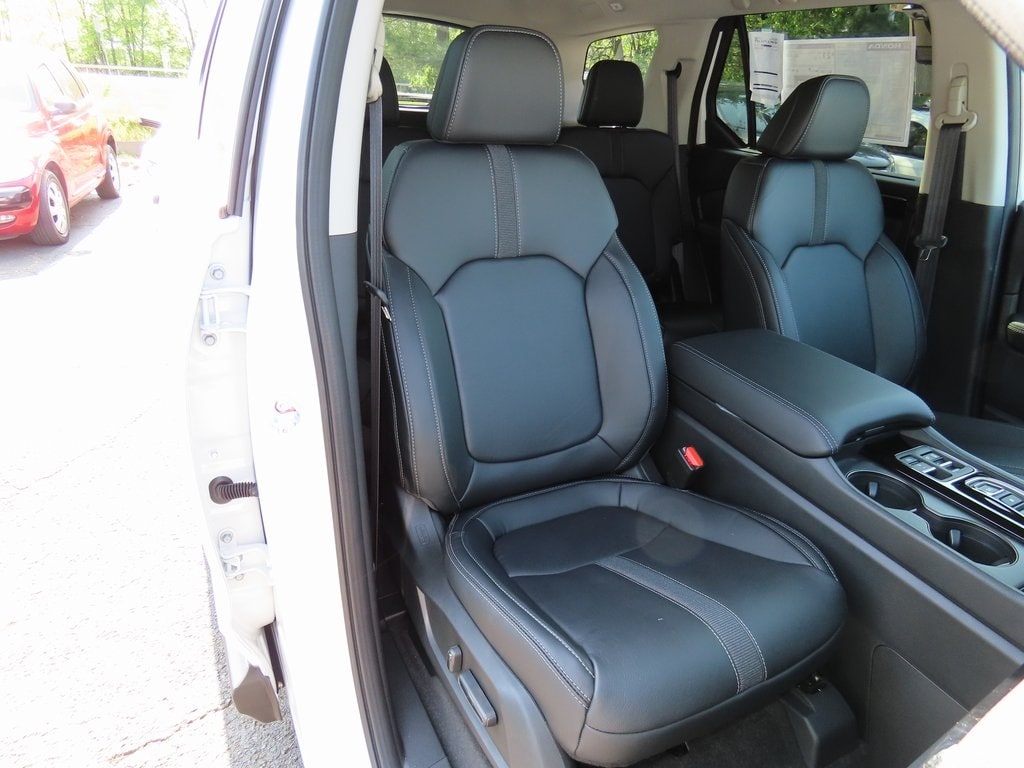 Thumbnail: 2025 Honda Pilot - 12