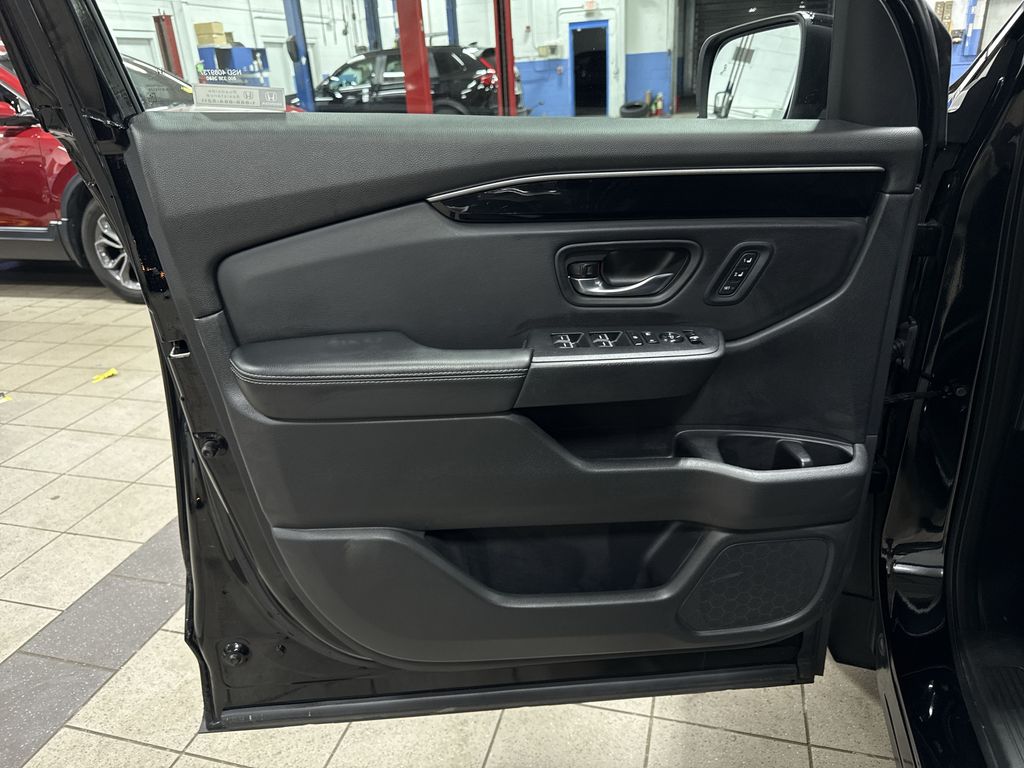 Thumbnail: 2023 Honda Pilot - 32