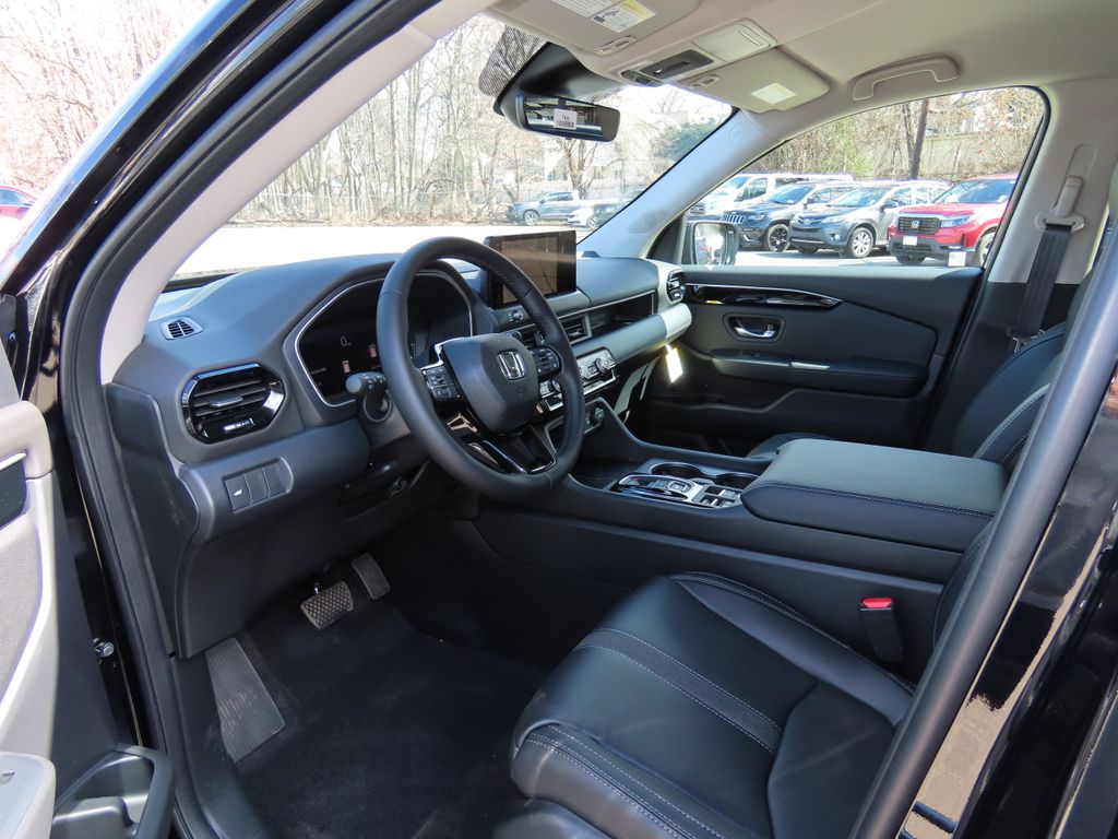 Thumbnail: 2026 Honda Pilot - 2
