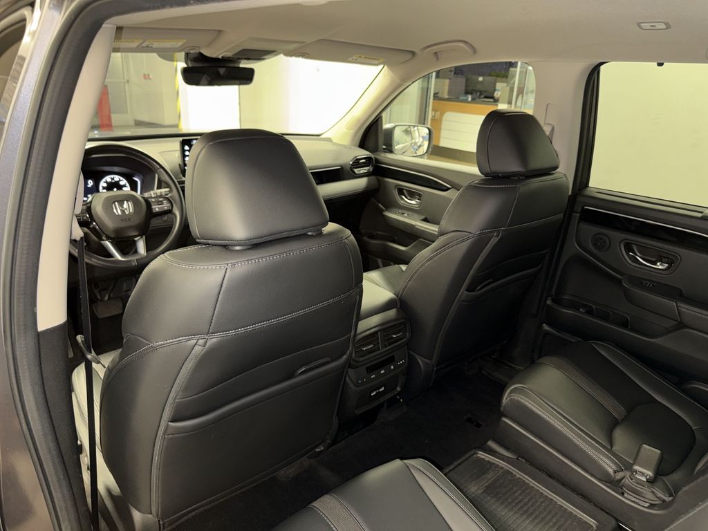 Thumbnail: 2023 Honda Pilot - 30