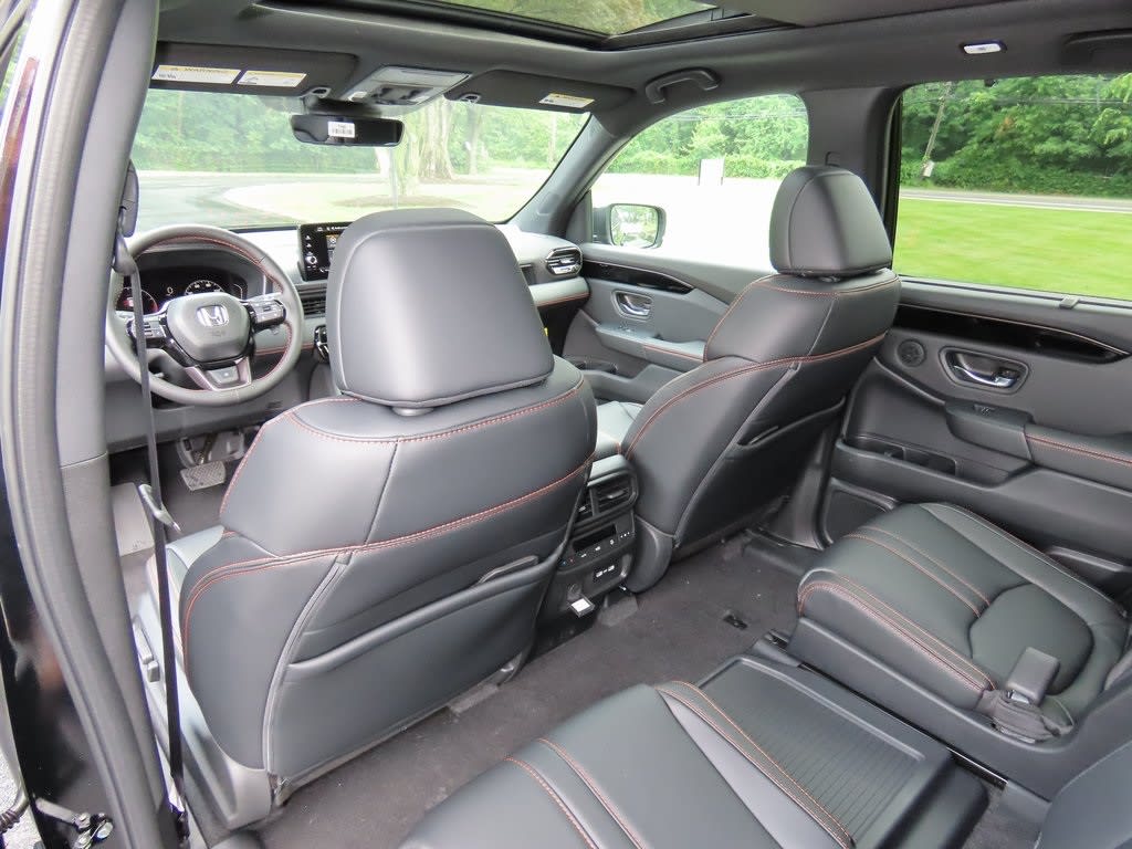 Thumbnail: 2025 Honda Pilot - 19