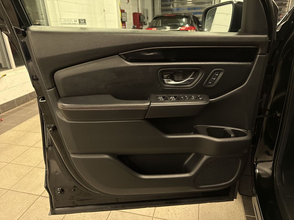 Thumbnail: 2025 Honda Pilot - 34