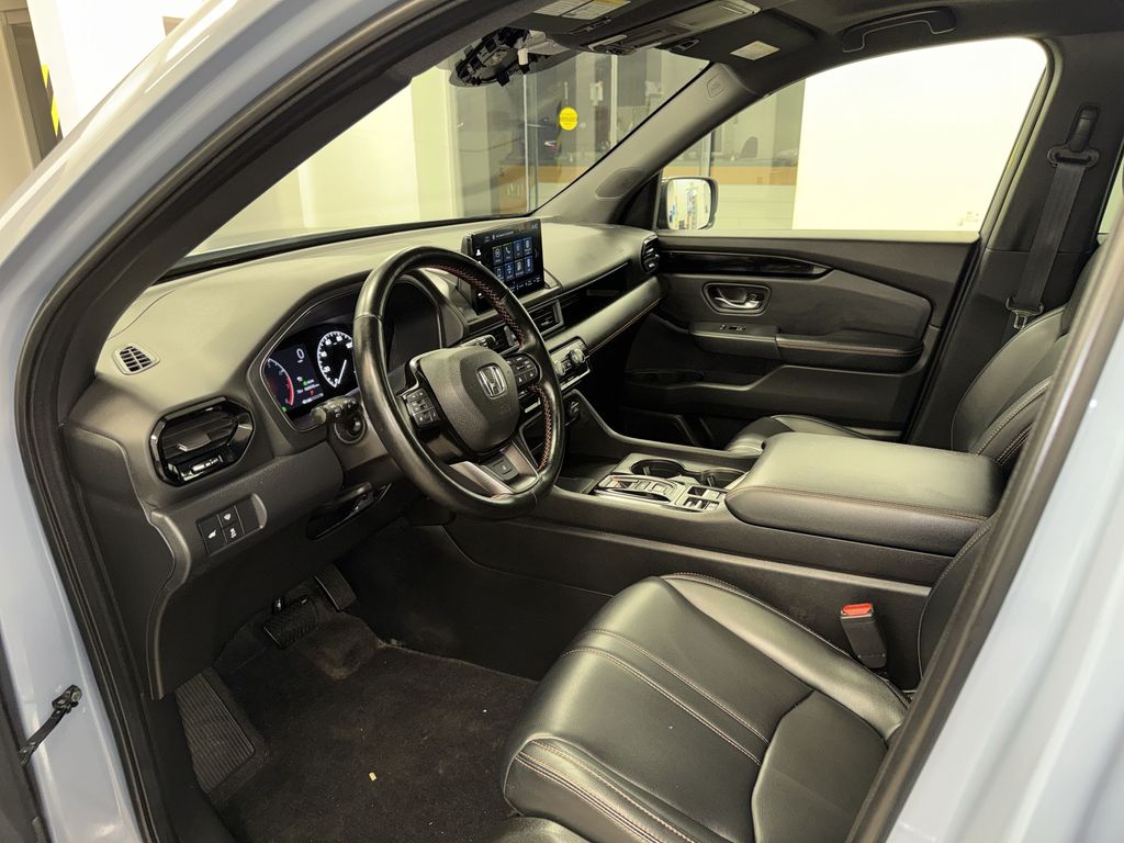 Thumbnail: 2023 Honda Pilot - 9