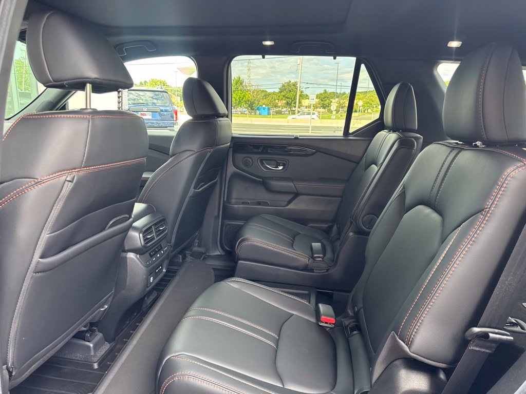 Thumbnail: 2025 Honda Pilot - 10
