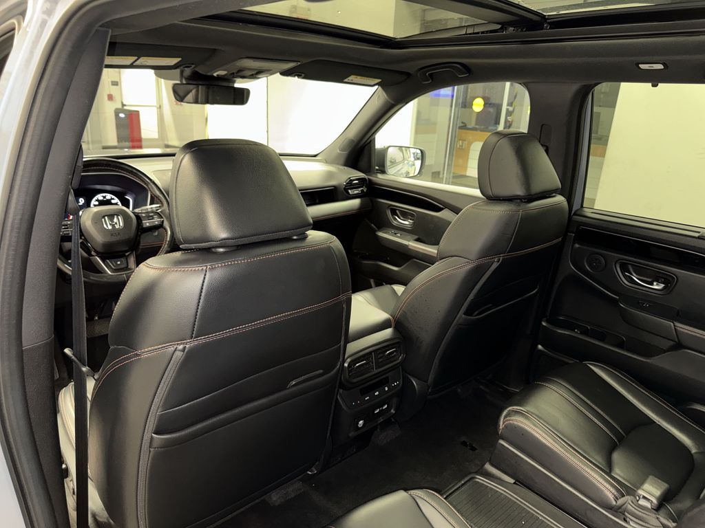 Thumbnail: 2023 Honda Pilot - 34