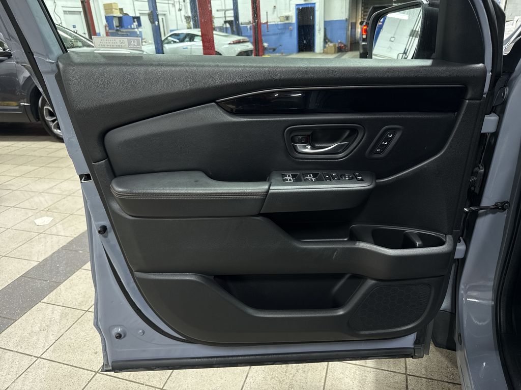 Thumbnail: 2024 Honda Pilot - 35