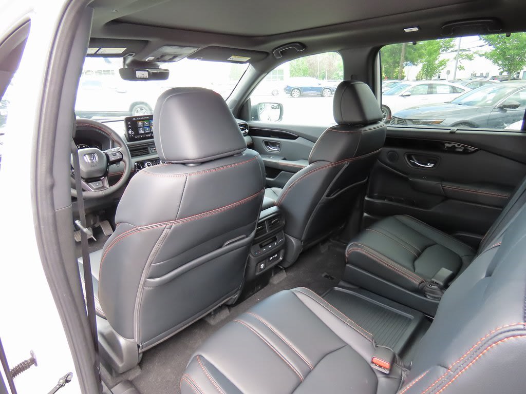 Thumbnail: 2025 Honda Pilot - 20